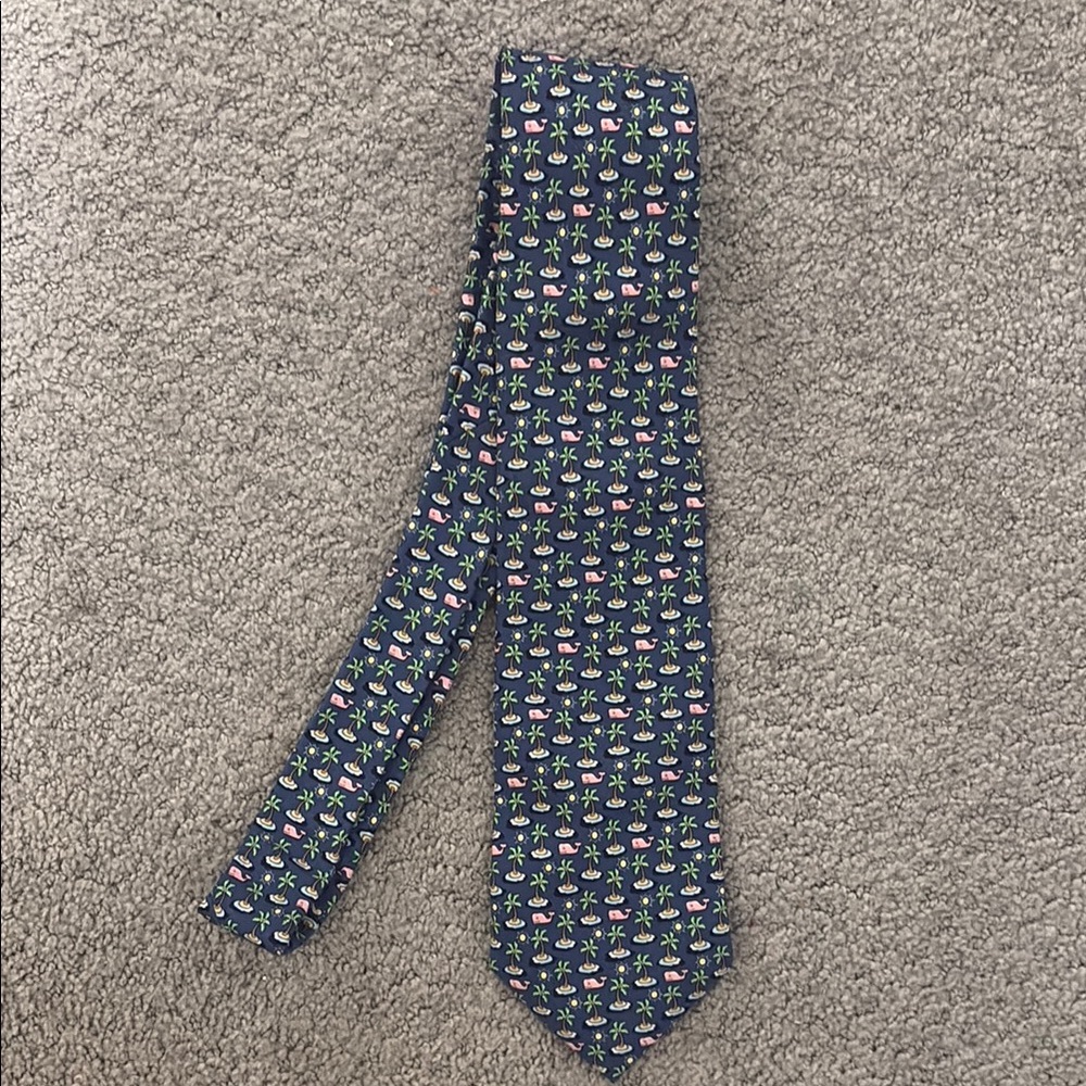 Vineyard Vines Island Whale Patterned Tie